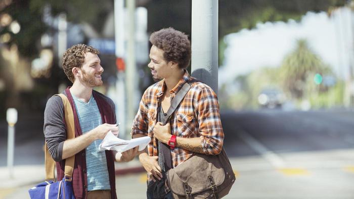 آدرس دادن و آدرس پرسیدن در زبان انگلیسی